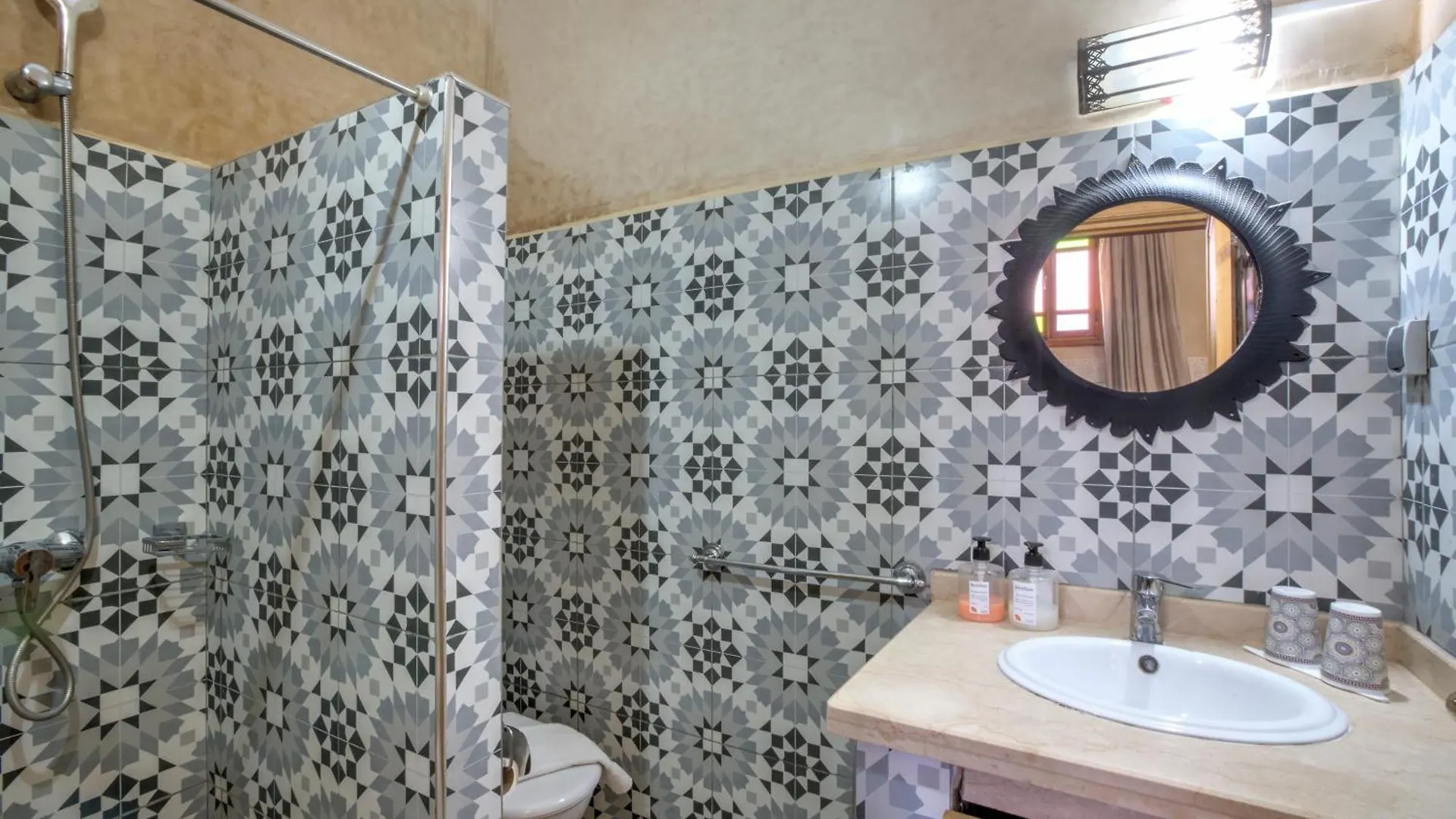 Riad Inaka Marrakesh 3*,